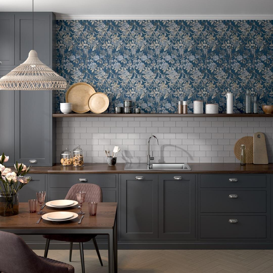 Белая плитка из коллекции "Авеллино", с цветочным принтом - коллекция "Жардим"