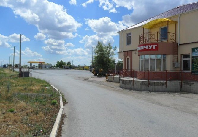 Въезд на территорию гостиницы с трассы 
