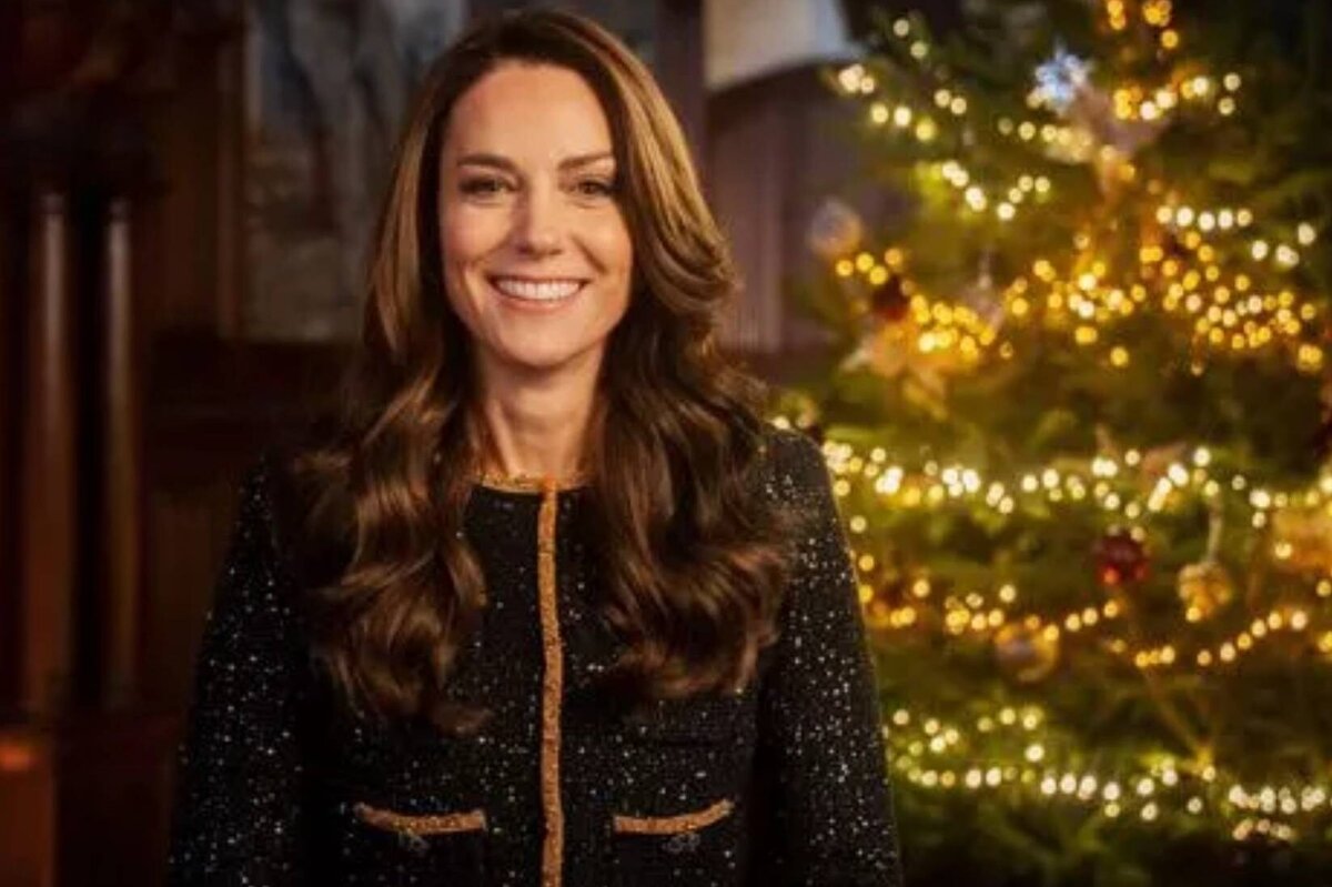     Как выглядеть сияющей и очаровывать: Кейт Миддлтон вышла в свет в модном жакете с хрустальными бусинками