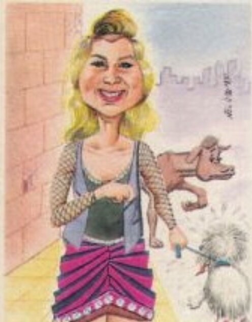 Всегда путешествует со своим пёсиком Чико, подаренным бывшим женихом и менеджером Хорхе Ане. Жаннетт души не чает в своей собачке.