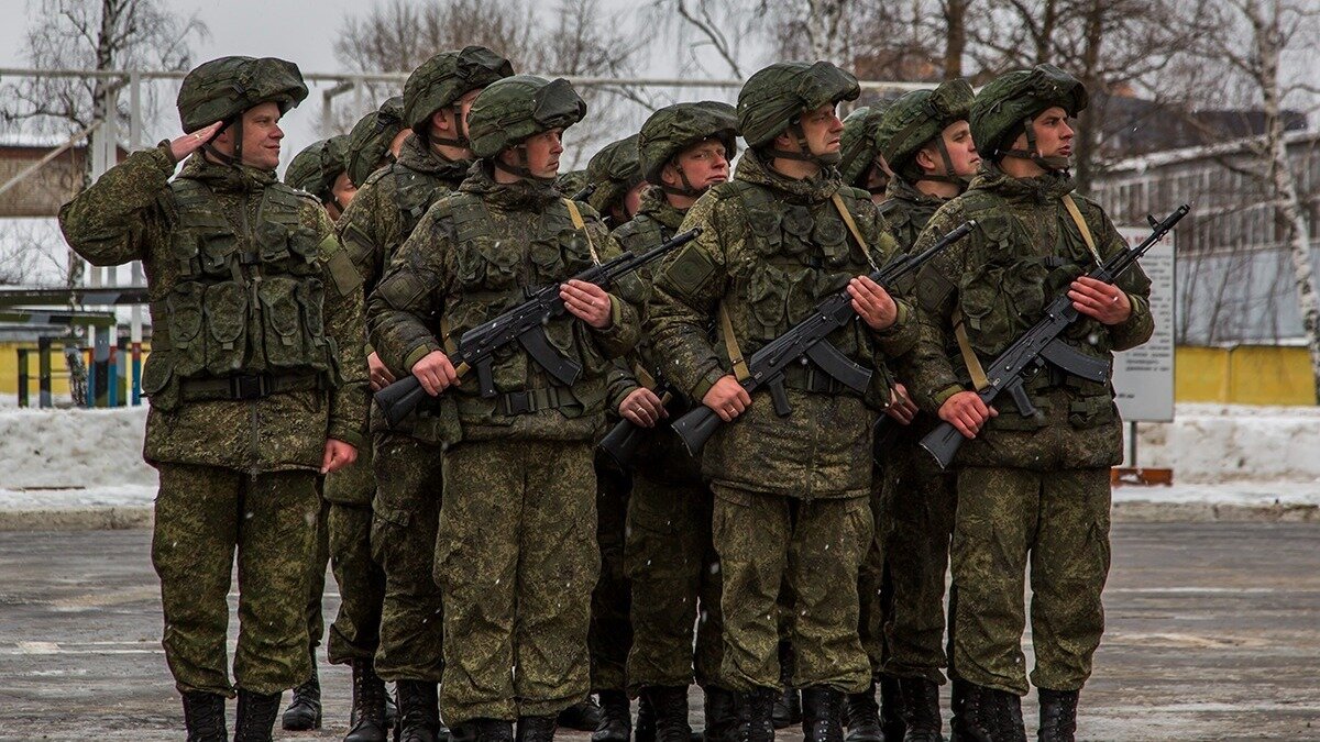     В Госдуме призвали снизить штраф за неявку в военкомат по повестке с 50 до 30 тысяч рублей, сообщила «Парламентская газета».
