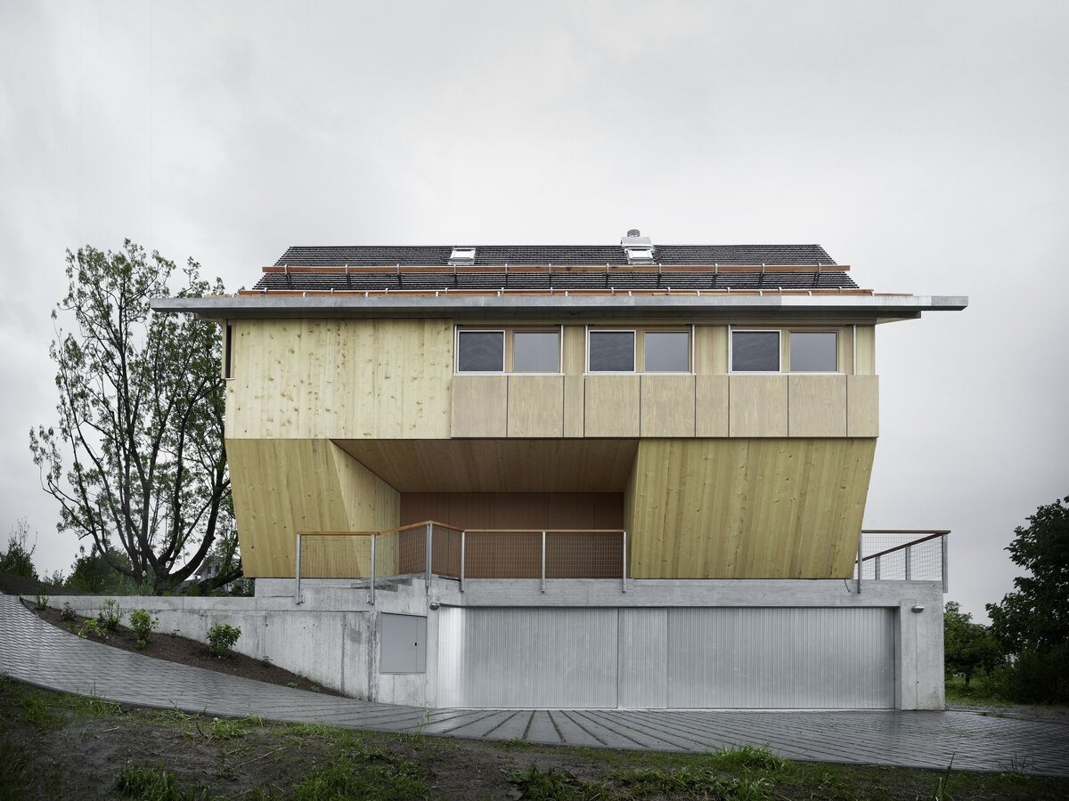 Источник изображения - https://archello.s3.eu-central-1.amazonaws.com/images/2019/07/30/house-ribetschi-48102237542-o.1564472607.1616.jpg