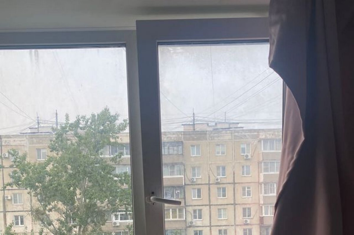    5-летняя девочка упала из окна 7-го этажа в Хабаровске