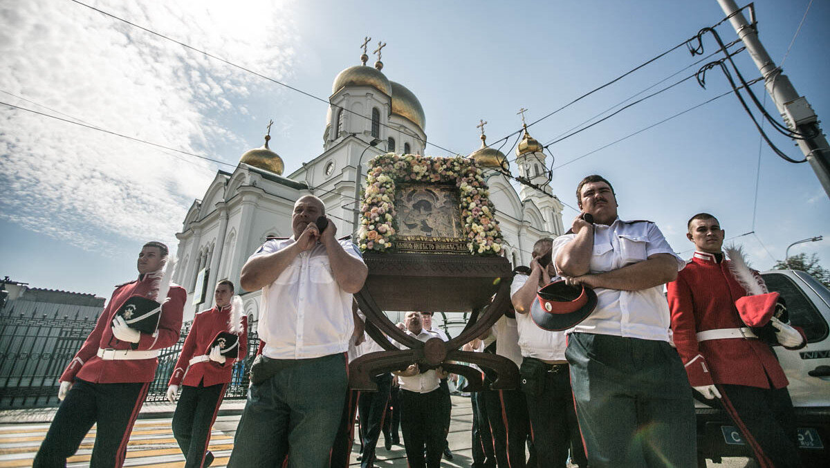     В Ростове на улице Московской движение транспорта ограничат 3 сентября из-за чествования иконы Божией Матери «Донская» в Кафедральном соборе, рассказали в администрации города.