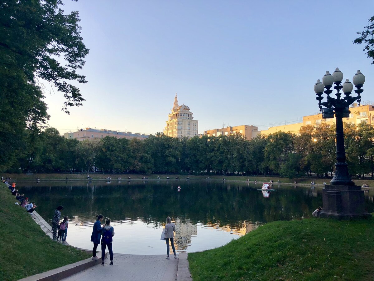 А когда-то здесь было болото и козы