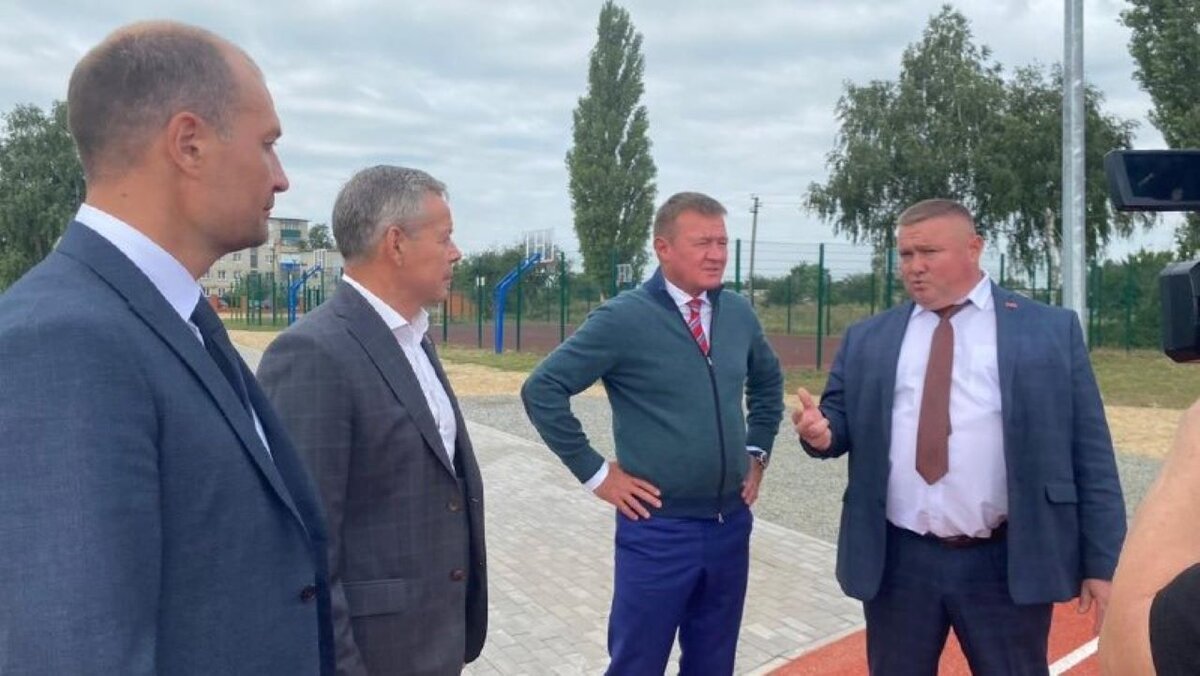    Роман Старовойт с рабочим визитом посетил Октябрьский район Курской области