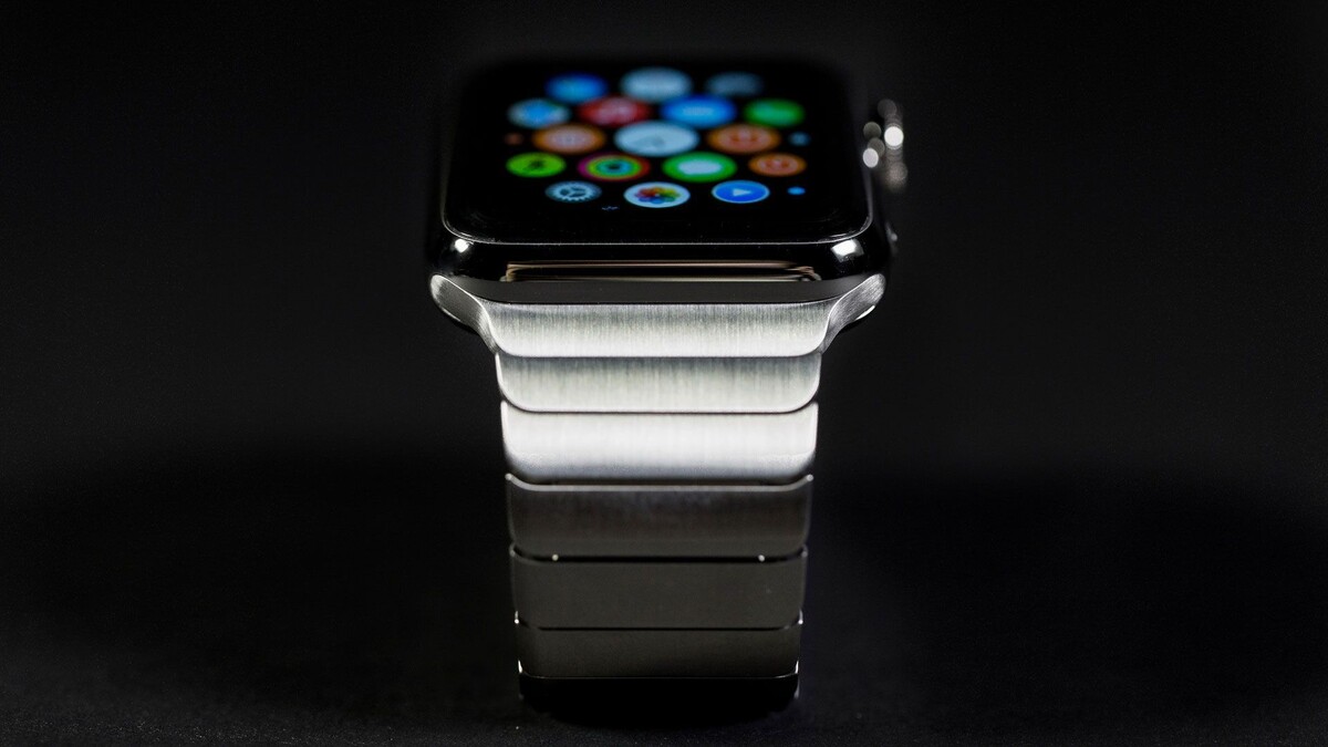 https://mondrian.mashable.com/wp-content%252Fuploads%252F2015%252F04%252FApple-Watch-3-optimized-2.jpg%252Foriginal.jpg?signature=wW--3NpwIHdc87NW-NyQf7A5nYM=&source=http%3A%2F%2Fa.amz.mshcdn.com