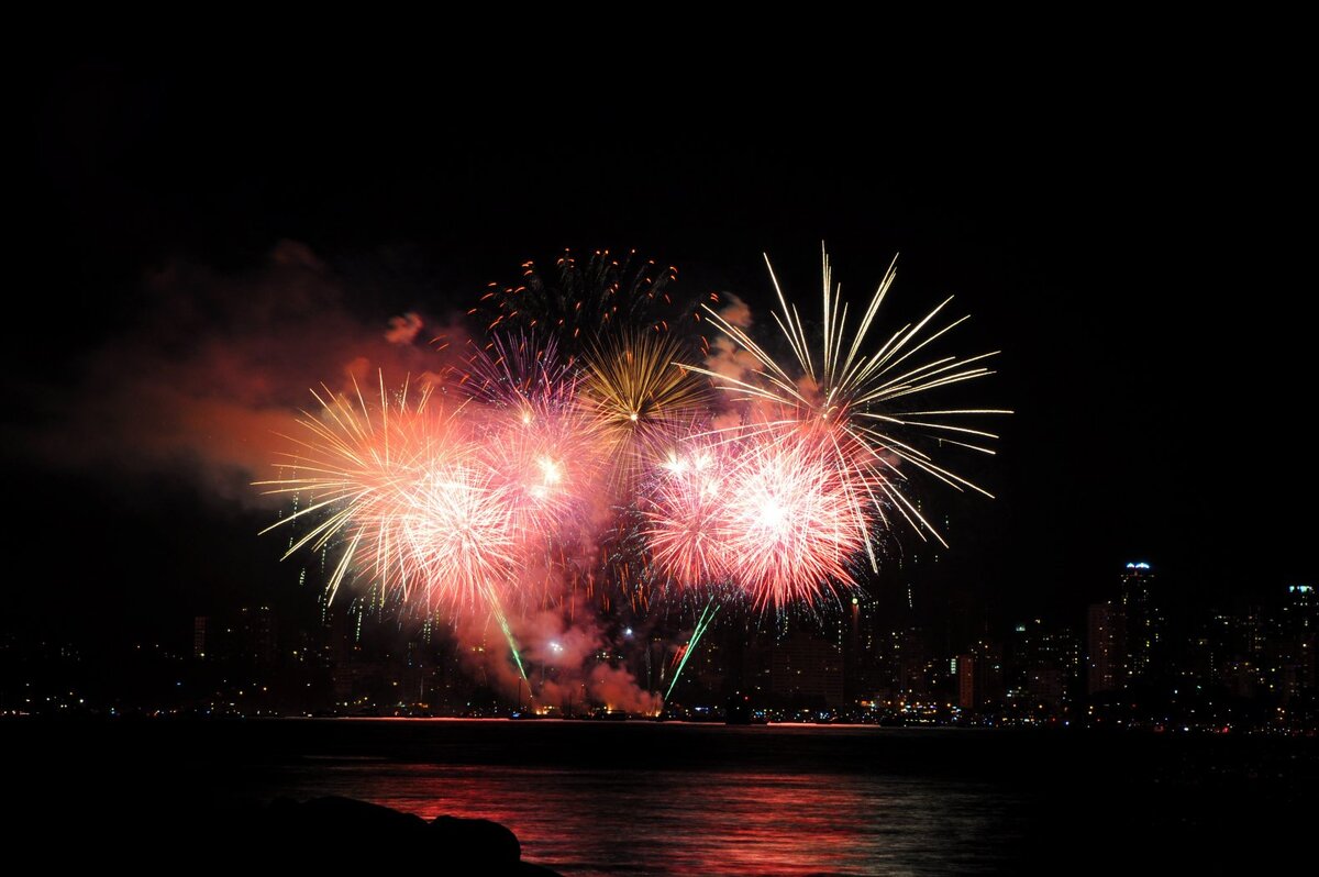 Источник фото: http://www.winwalls.ru/holidays/page/44/