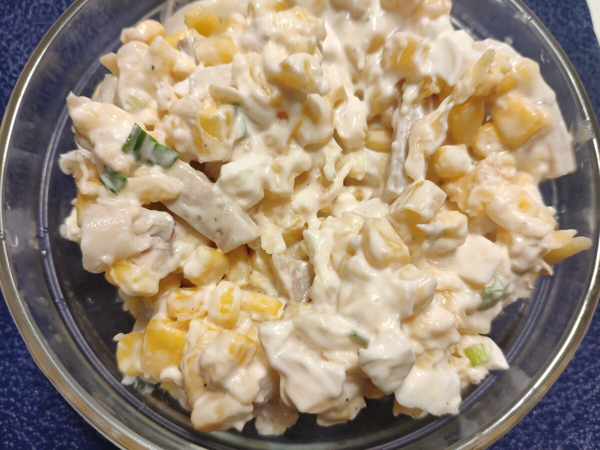 Очень простой и нежный салат. 