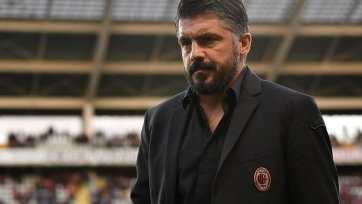 Скоро время Дженнаро Гаттузо в «Милане» подойдет к концу. Легенда клуба подписал контракт в ноябре 2017 года, и постепенно завоевал веру руководства даже после откровенно провального дебюта. С ним болельщики вновь стали грезить о лигочемпионской славе, и топ-игроки вроде Кшиштофа Пентека и Лукаса Пакеты только усилили оптимизм. 
