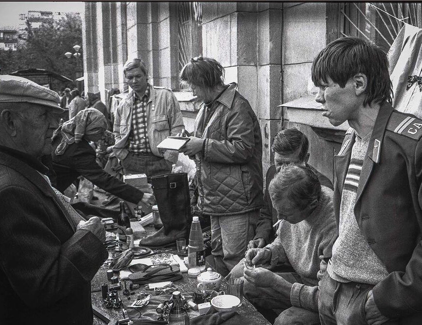 Сенной рынок в 90-х. 90-Е годы. 90-Е годы в России. 1990-Е годы. 90 голод