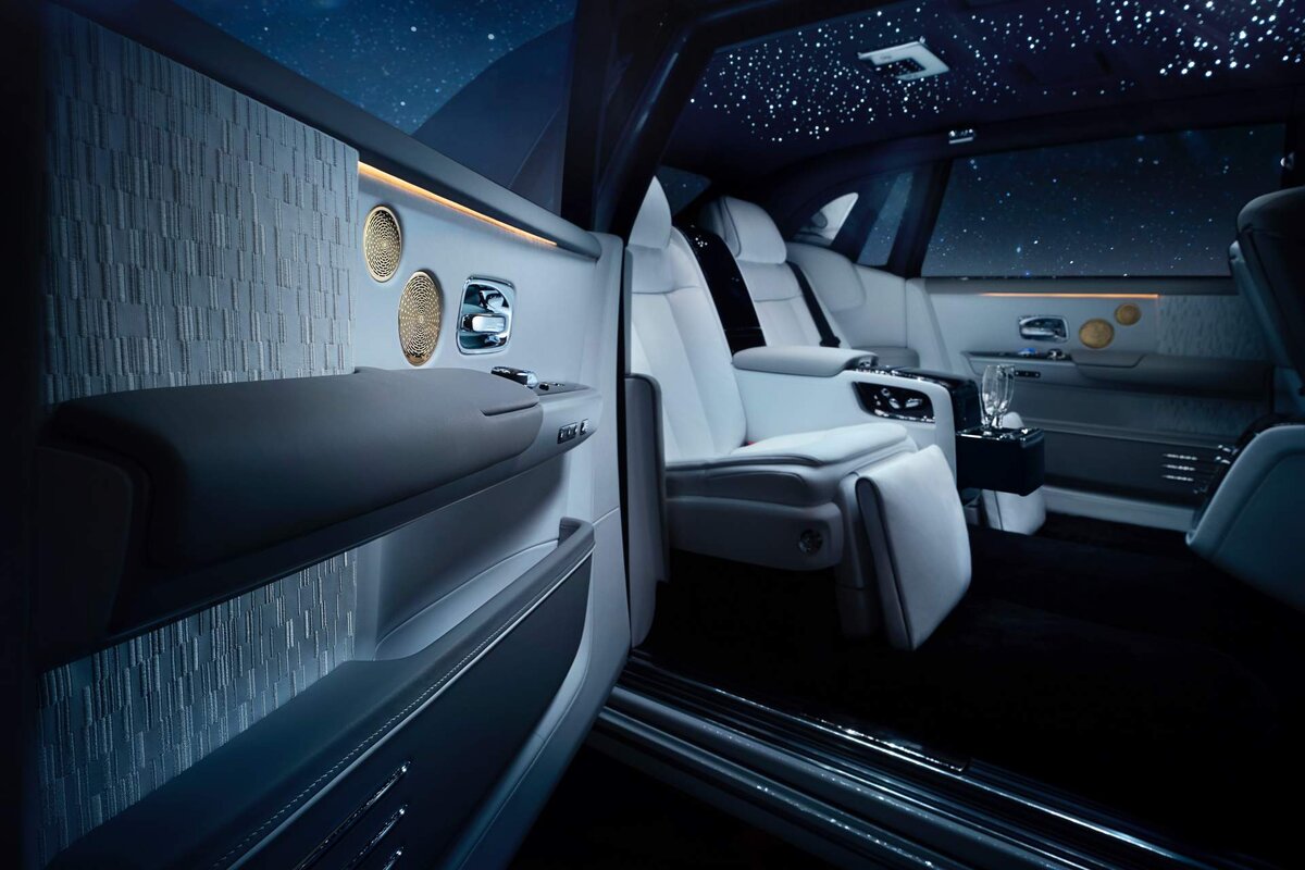 Rolls Royce Phantom 2020 салон