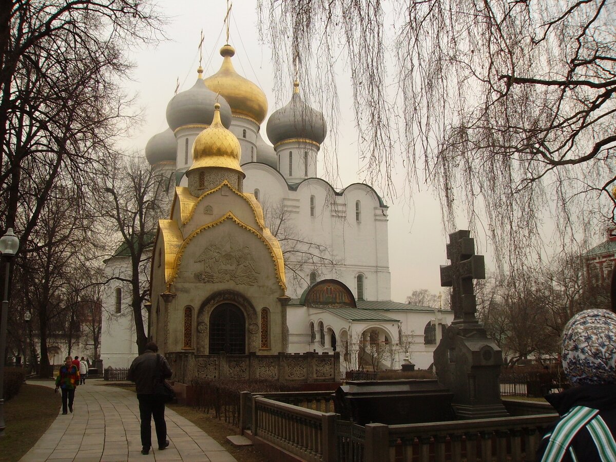 Кладбище новодевичьего монастыря в москве