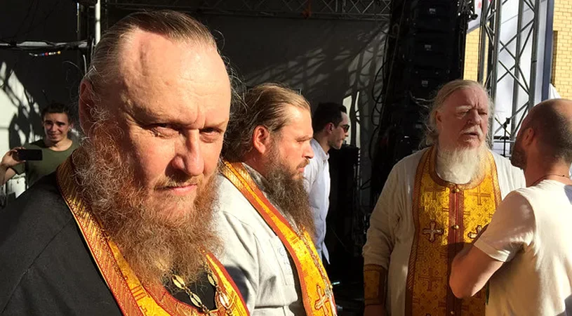 Скандал на 20-летии радио "Серебряный Дождь". Фото Яндекс.Картинки