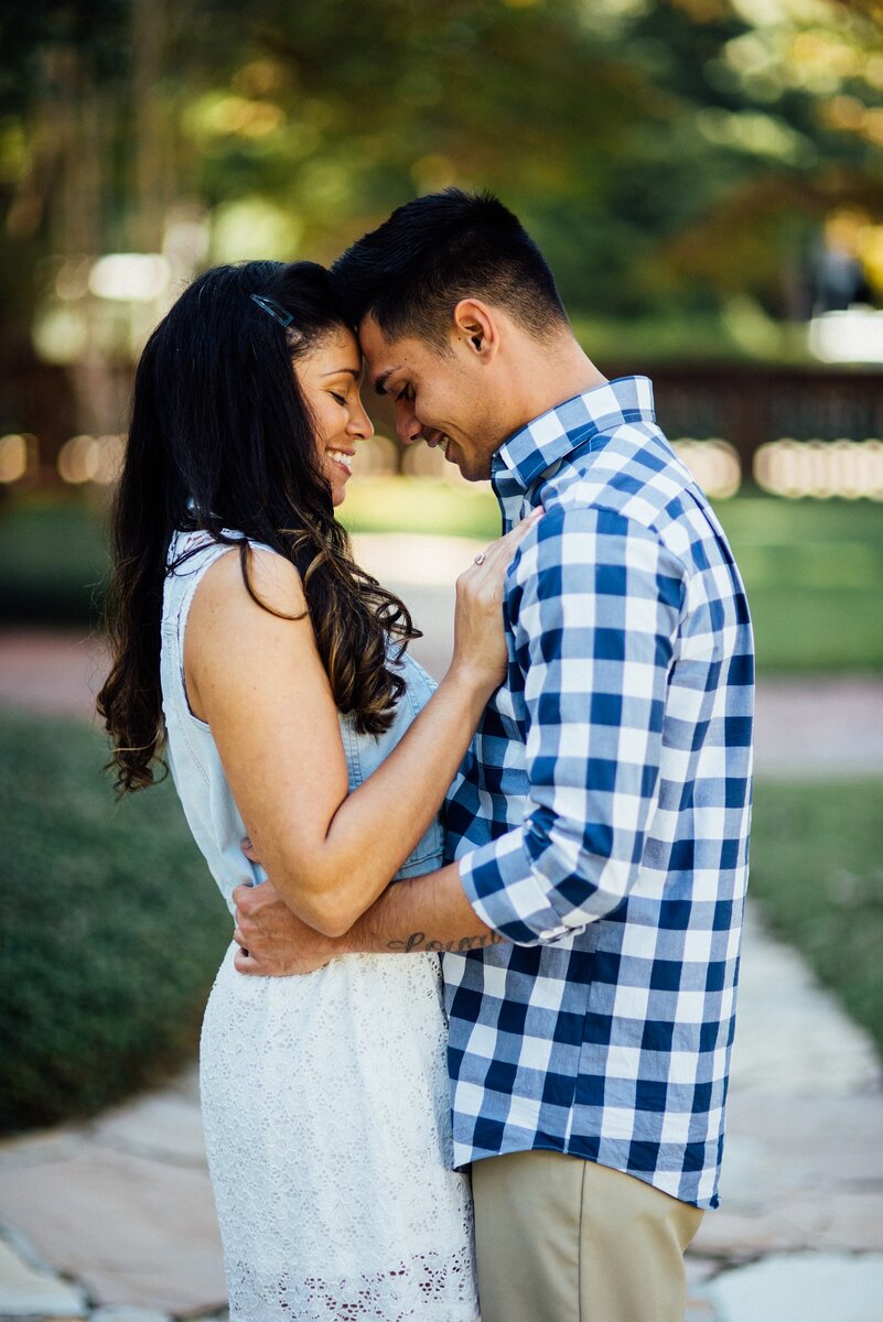 https://cdn.pixabay.com/photo/2019/02/26/02/27/happy-couple-4021030_960_720.jpg