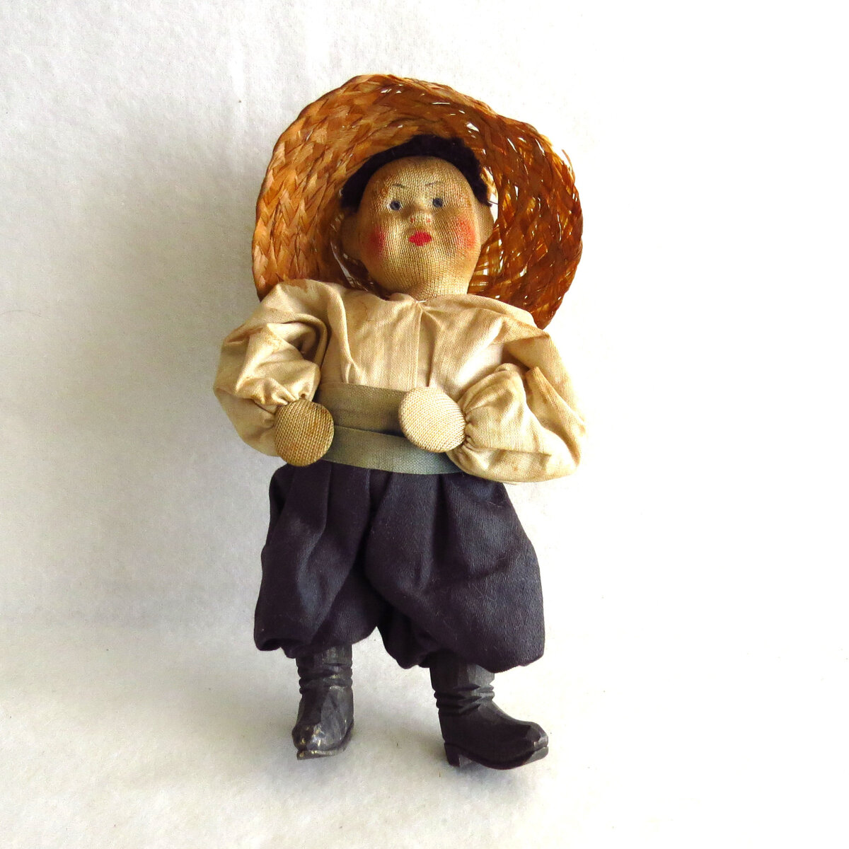 кукла 30-х годов.  Фото из личного архива