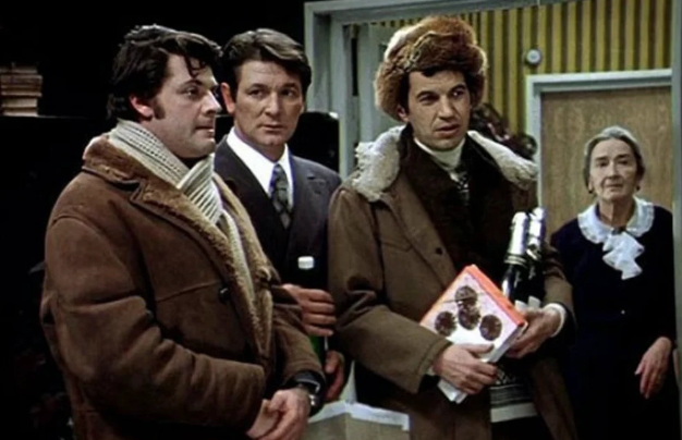 Кадр из фильма "Ирония судьбы или с лёгким паром"