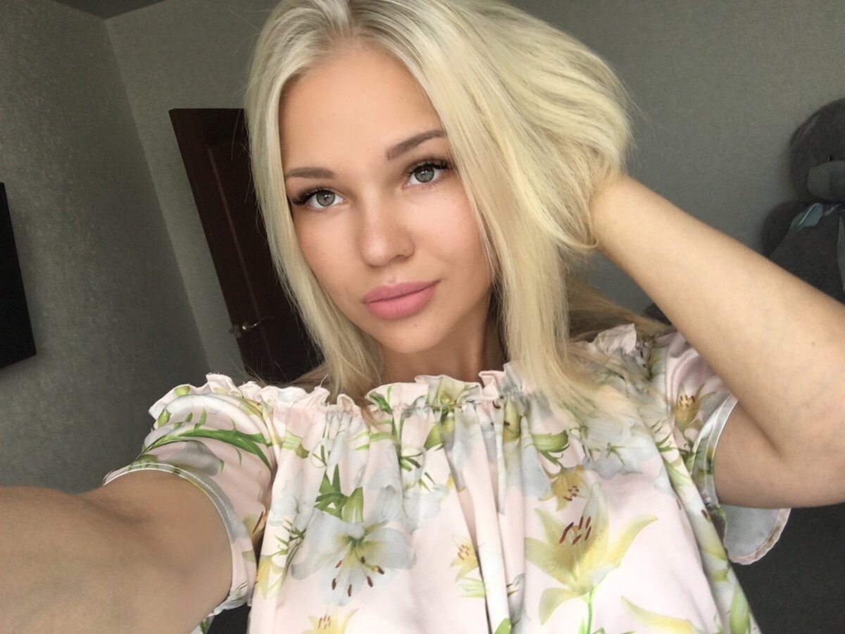 Моя дочь Юлия, ей 28 лет исполнится 23 числа