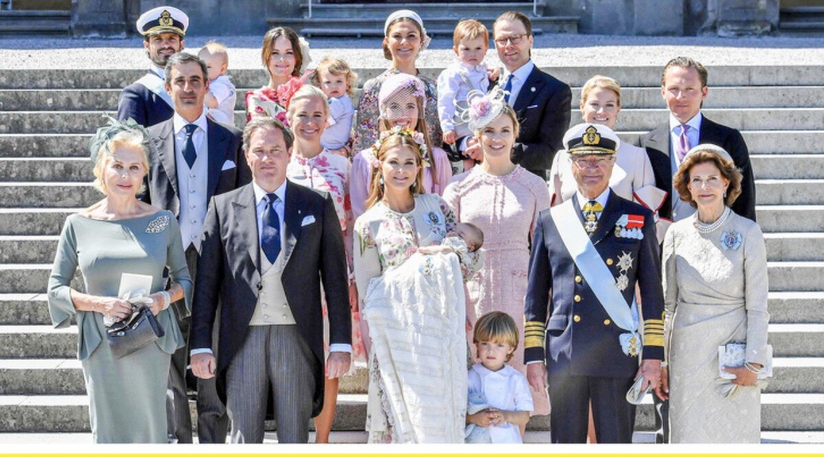 Король Швеции с семьей