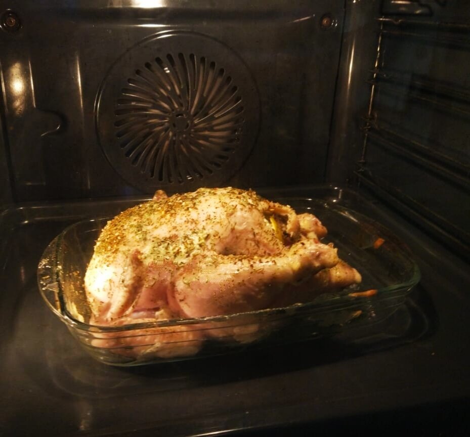 Вот такую курочку любой мужчина съест с удовольствием.