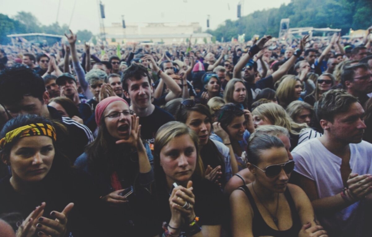 https://images.unsplash.com/photo-1460451138890-57b5bc73bd90?ixlib=rb-1.2.1&q=80&fm=jpg&crop=entropy&cs=tinysrgb&dl=markus-spiske-r6e_mnWt1-U-unsplash.jpg