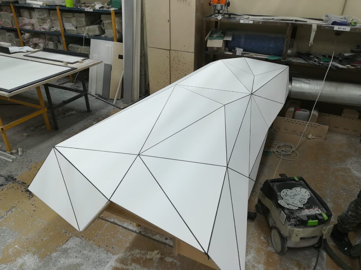 Изготовление ресепшн по авторскому проекту из акрилового камня