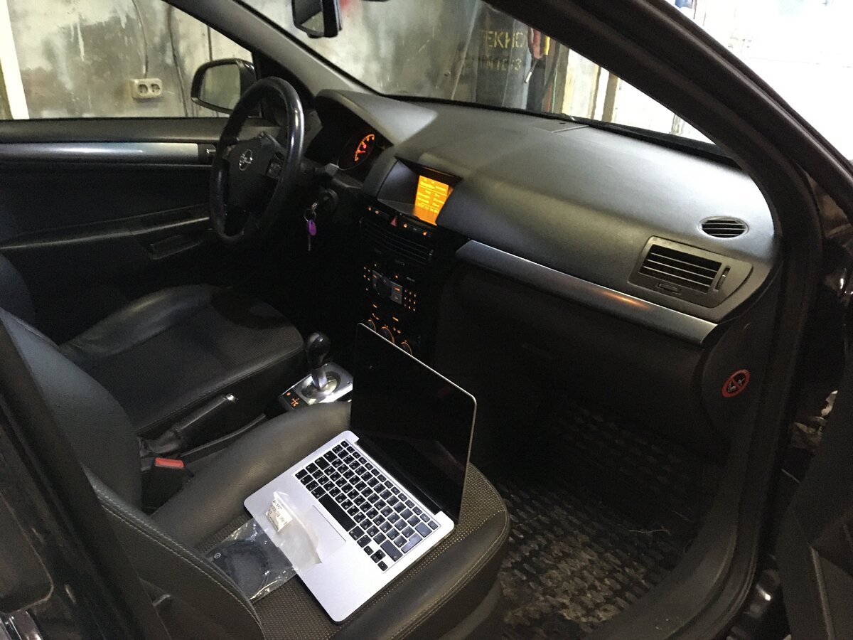 фото моей тачки)это опель астра h 2010 года