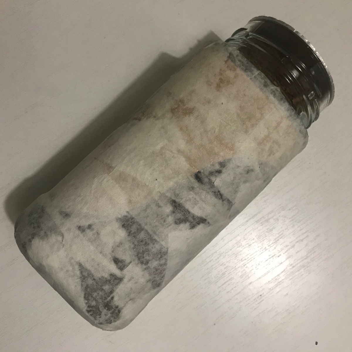 Крышку обклеила тоже.