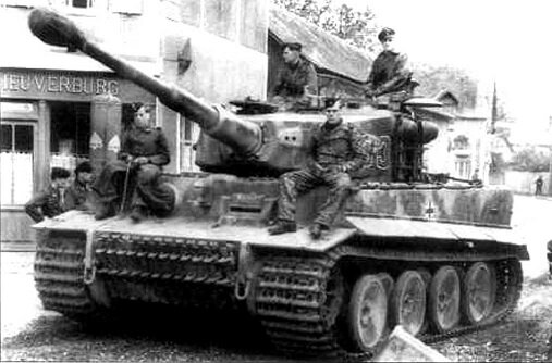 Подборка фотографий «Тигров» 101-го тяжелого танкового батальона СС во время битвы за Нормандию. Лето 1944 года