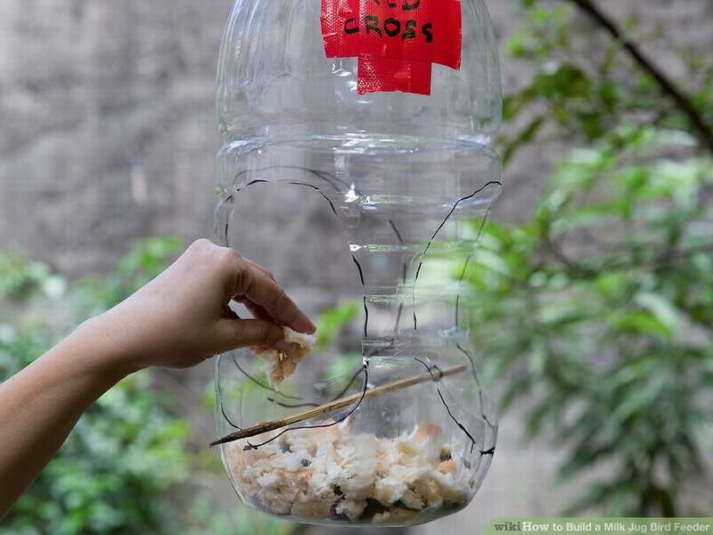 Как просто и быстро смастерить кормушку для птиц из 5л бутылки