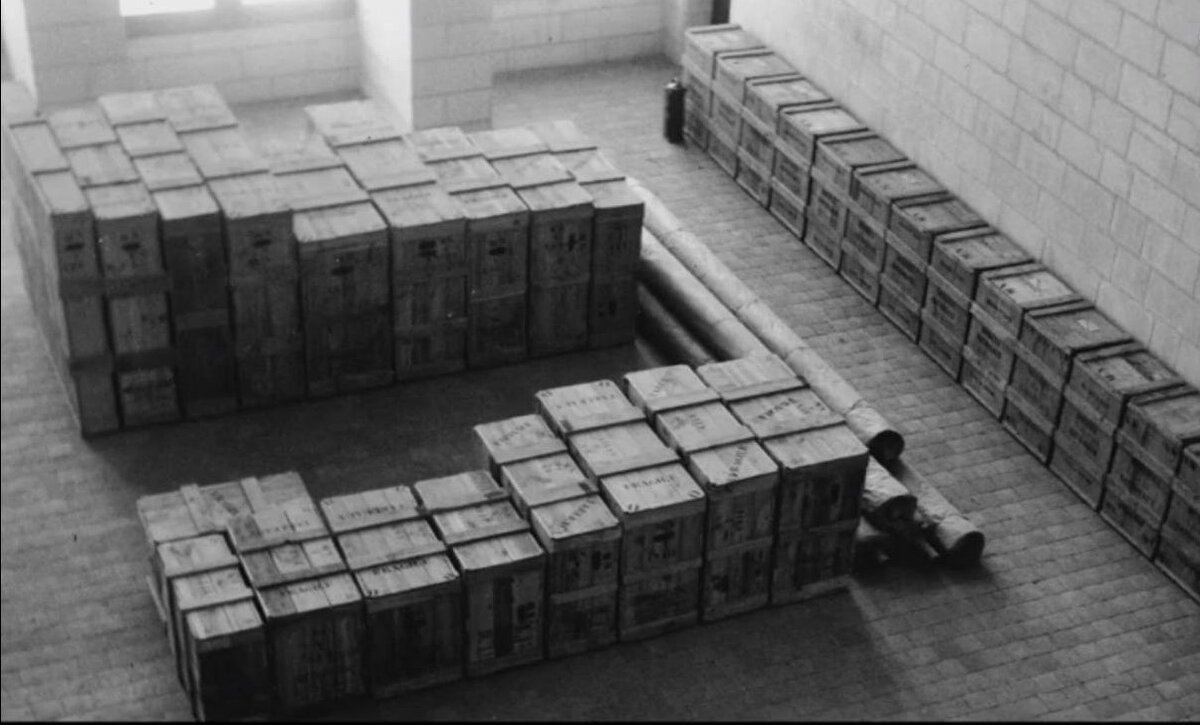 Ящики с произведениями искусств 