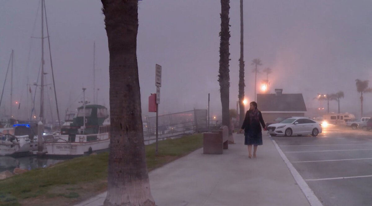 Кадр из фильма "Людно внутри".