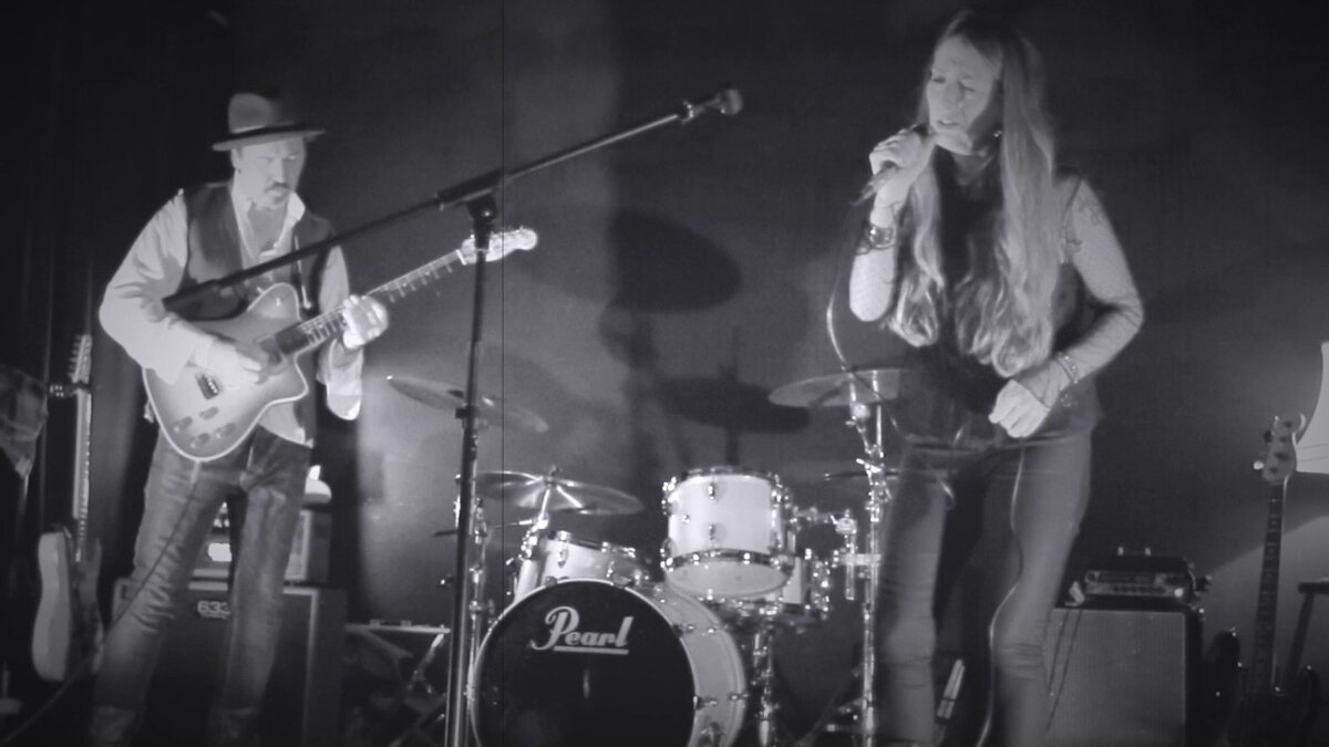Mick Moody and Ali Maas Band