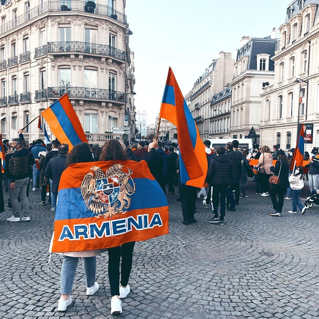 Французские армяне. Армяне во Франции. Французы и армяне. Армяне дружелюбные. Знаменитые армяне Франции.