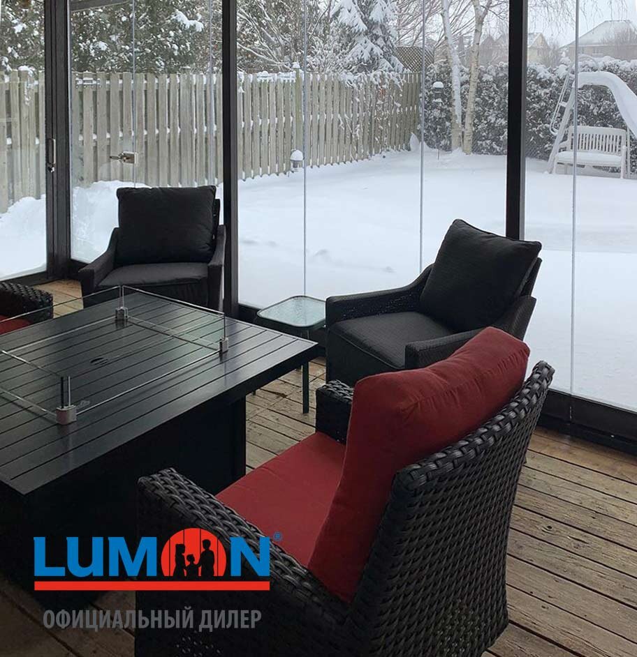 Финская терраса Lumon c lдеревянным полом зимой