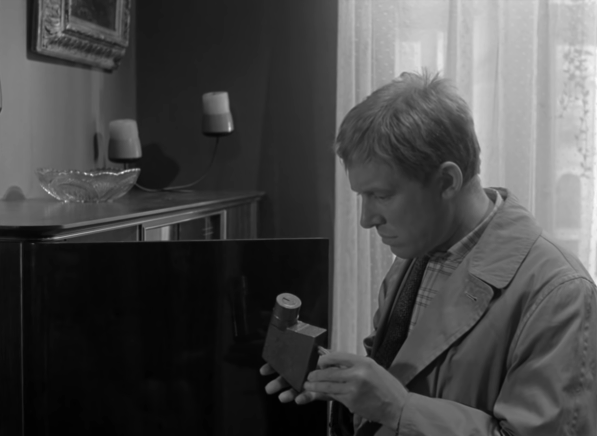 Кадр из фильма "Берегись автомобиля"