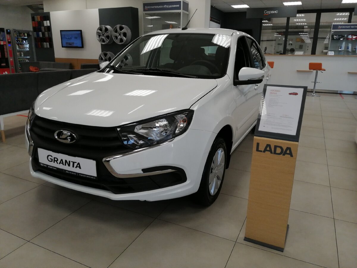 Моя машина в салоне Брайт парк. Фото Светы Давыдовой