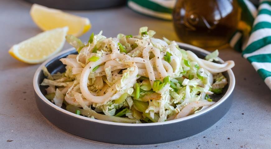 Салат с копченым кальмаром рецепты простые и вкусные
