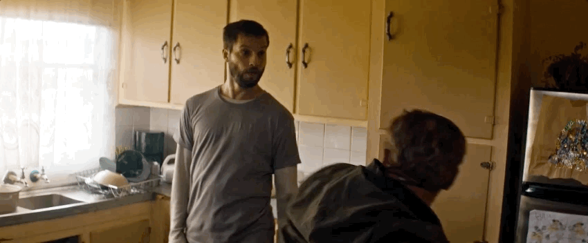 Идея обыграна с неожиданной стороны: показаны симбиоз искусственного интеллекта и человеческого разума и печальные последствия, к которым приводит существование 2 личностей в 1 физической оболочке. 