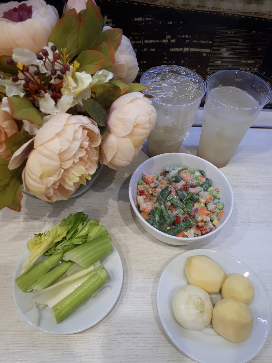 К этому списку продуктов в конце добавились еще сливки.