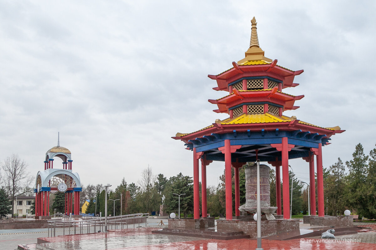 Городовиковск республика калмыкия. Калмыкия город Городовиковск. Площадь Ленина Городовиковск Республика Калмыкия. Калмыкия Городовиковск башня. Башанта Городовиковск.