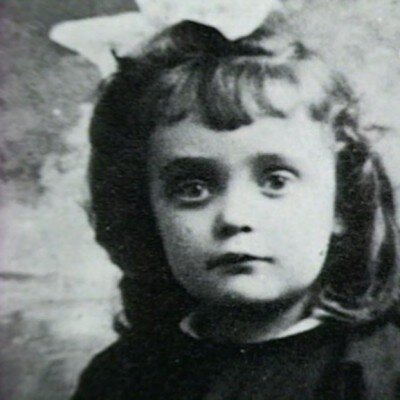 Эдит Гассьон в детстве (фото вязто из общего доступа).
