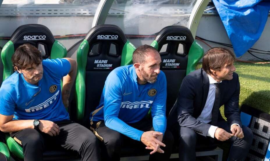 Паоло Ваноли (слева) в тренерском штабе Антонио Конте (справа) в миланском «Интере»