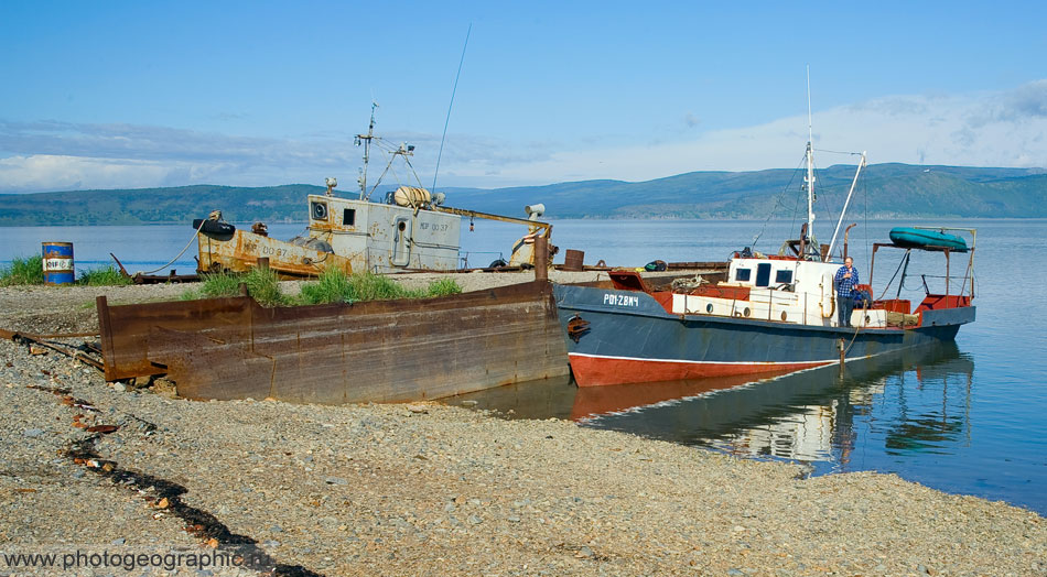 Наш катер на пристани в Ольском лимане