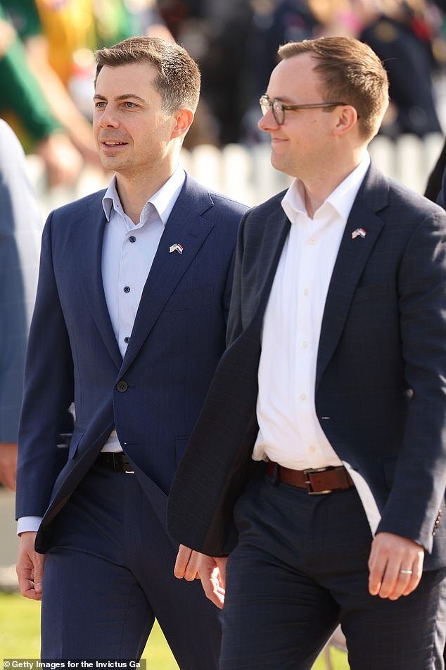 Министр транспорта Пит Буттиджич и Частен Буттиджич на приеме перед началом Игр непокоренных