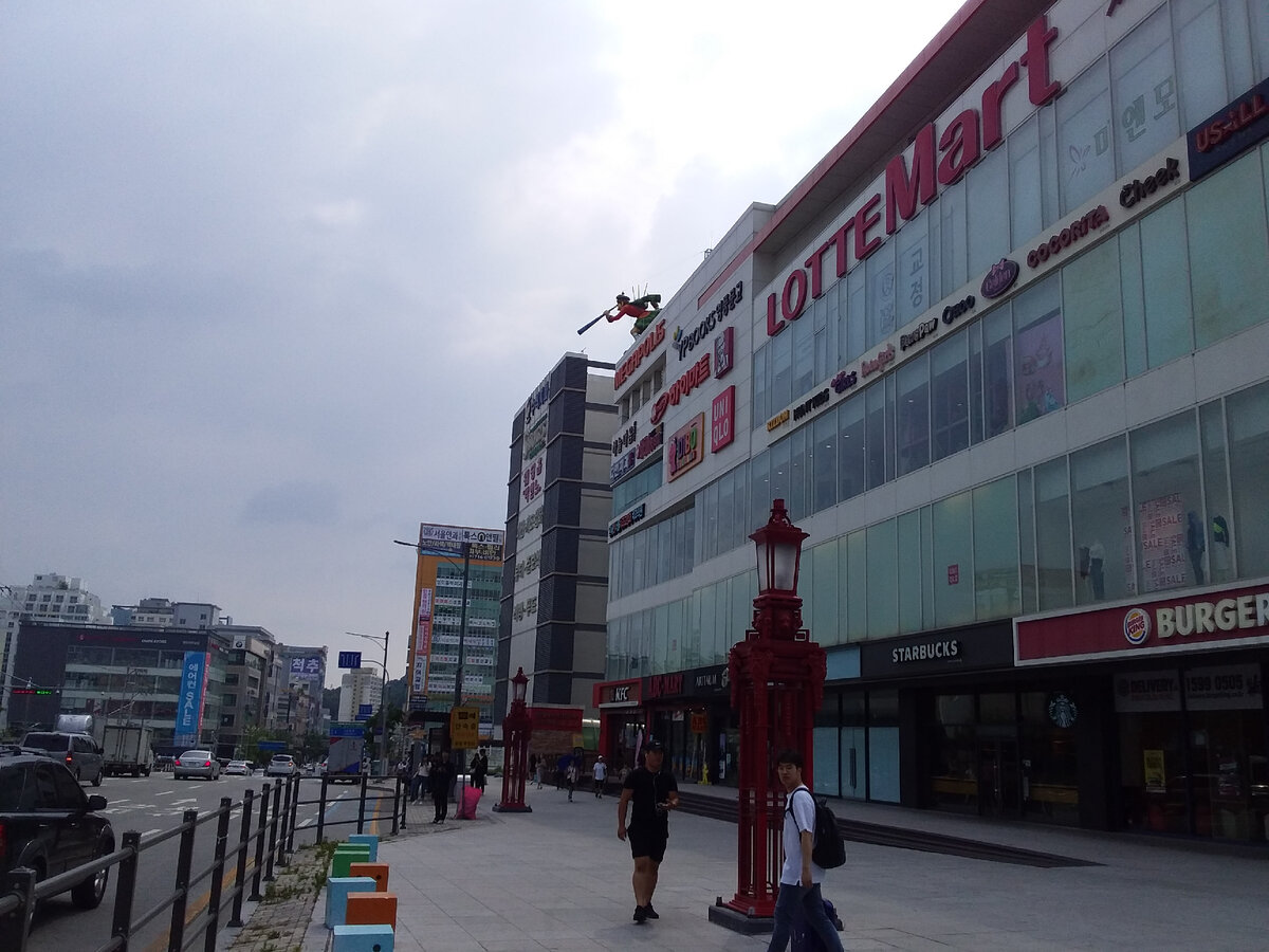 Вид около автовокзала города Чхонджу 