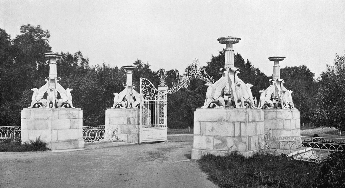 Чугунные грифоны