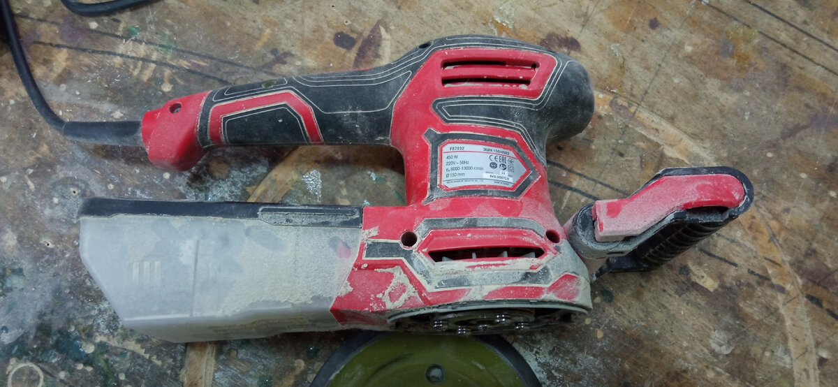 Если посмотреть поближе, видно, что винты закручены плотно