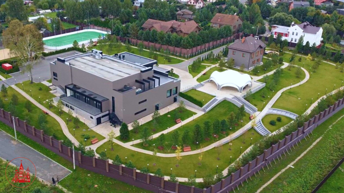 Гигантский особняк Дмитрия Патрушева