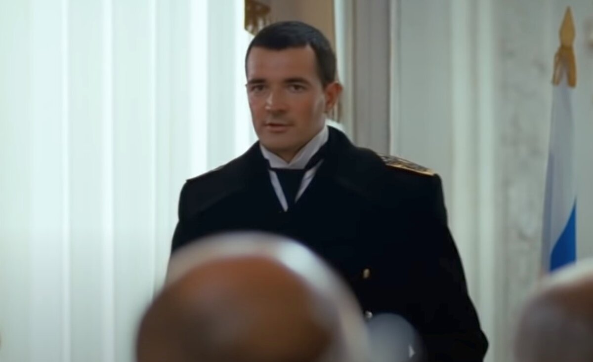 "Фандорин" докладывает Колчаку (Хабенскому), что украинский полк изменил